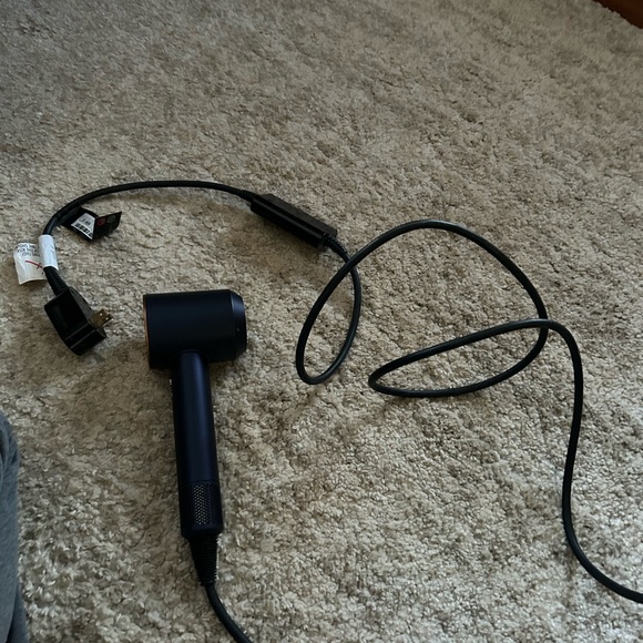 Dyson Supersonic Hair Dryer in Blue and Copper - Picture 8 of 10